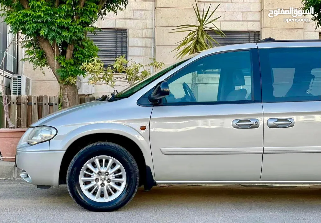 كرايسلر جراند فوياجر بحالة الوكالة وارد الشركة chrysler grand voyager (2007) قابل للبدل