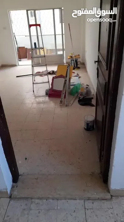 شقة بحالة ممتازة للبيع بالهاشمي الشمالي حي نايفة - ش.مناف - عمارة رقم 116 - قريبة على كفتيريا الوحش.