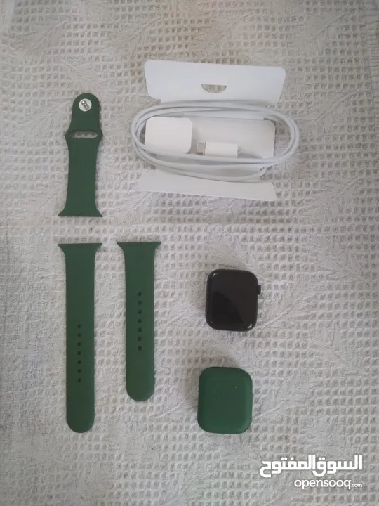 Apple Watch Series 7 Green Aluminum Case Clover Sport Band/ التواصل عن طريق الواتساب