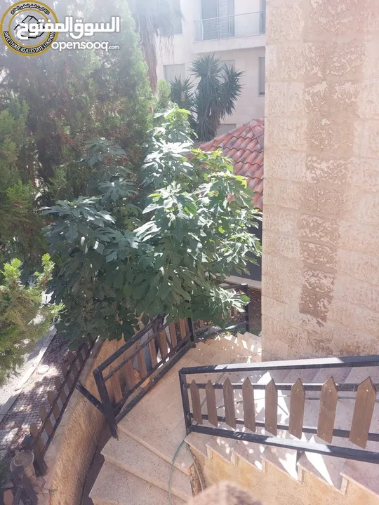 شقة أرضية مميزة للبيع في دير غبار  - قرب جونيا 300م مع حديقة وترسات 350م بسعر مغري