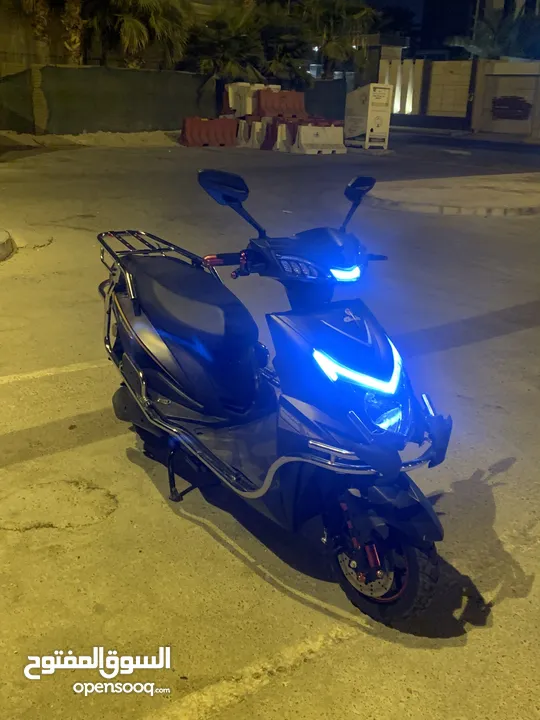 للبيع سكوتر كهربائية شبه جديدة مديل 2025