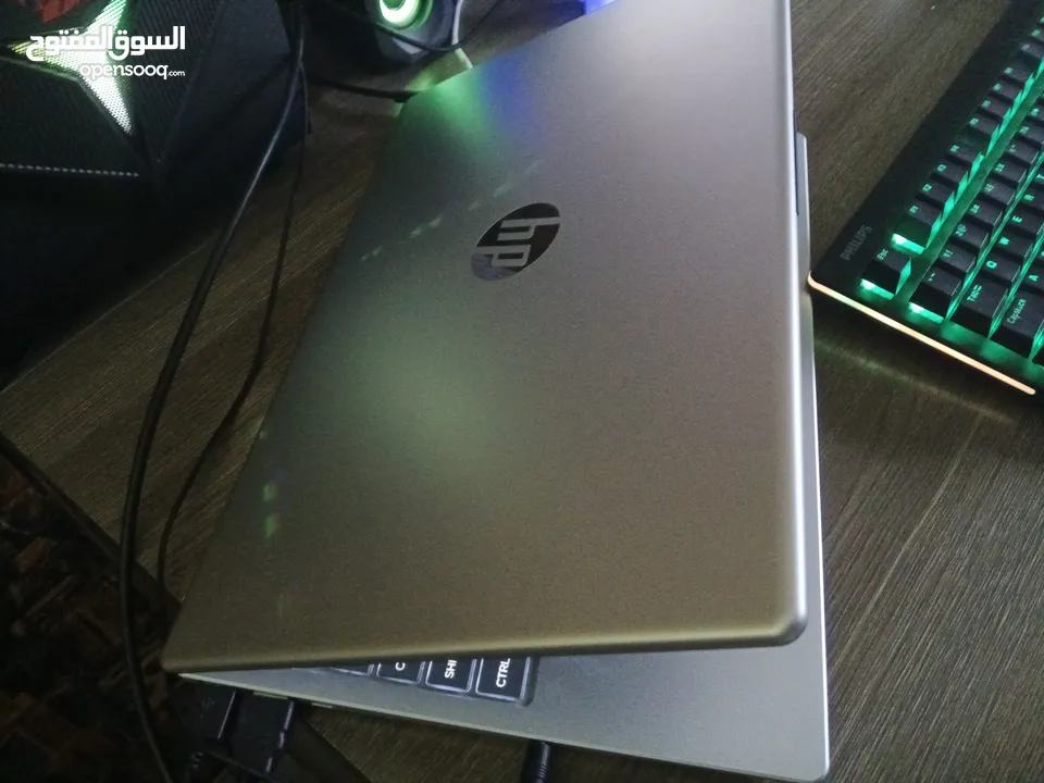 LAPTOP HP شبه جديد استخدام خفيف جدا