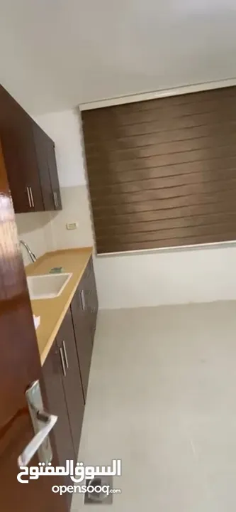 شقة للإيجار ثلاث غرف نوم بالطيره