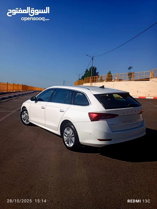 سكودا ستيشن بالكرتونه