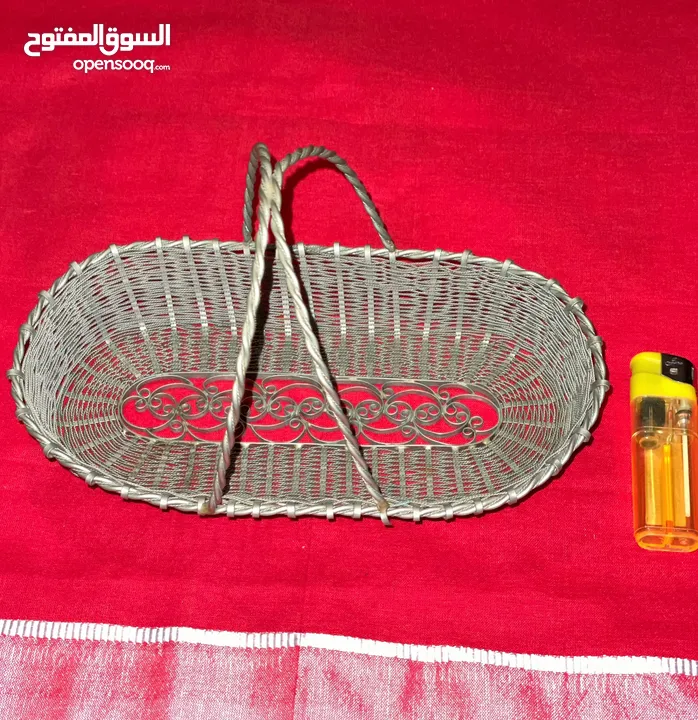 سلات ضيافة فكتوريان قديمات من الخمسينات (نوادر). التفاصيل داخل الوصف.