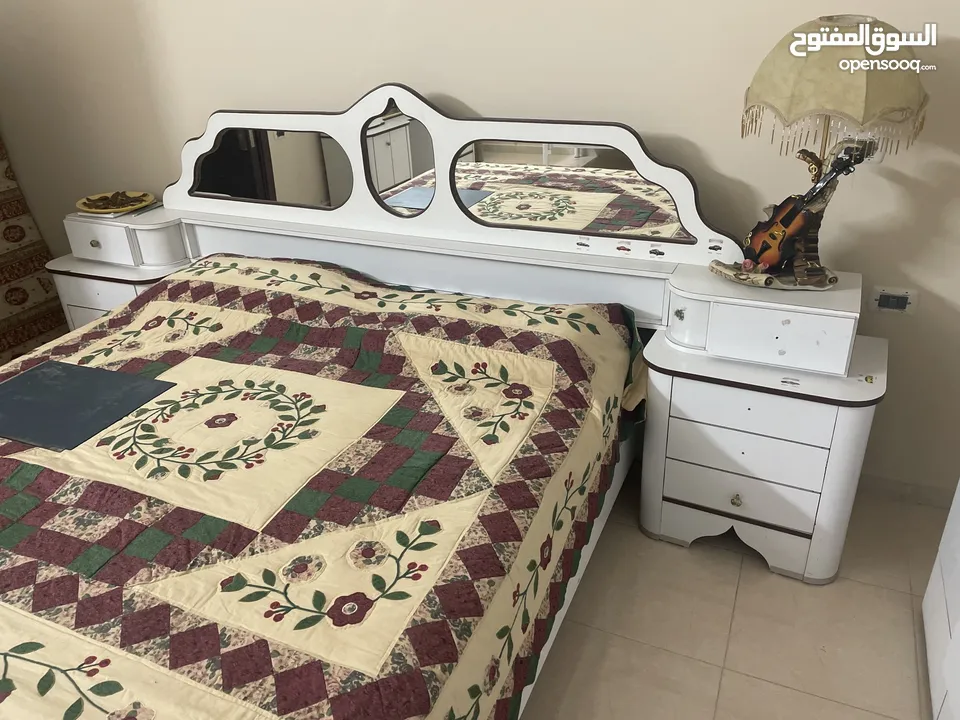 غرفة نوم مستعملة للبيع - بحالة ممتازة