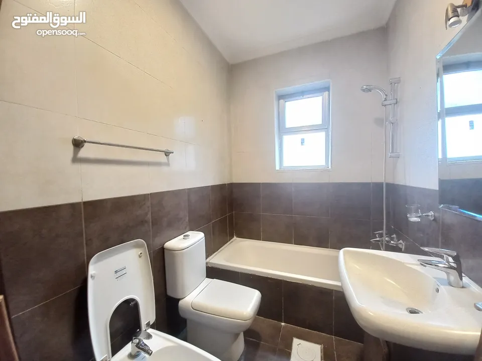 شقة غير مفروشة للإيجار 340م2 ( Property 19526 ) سنوي فقط