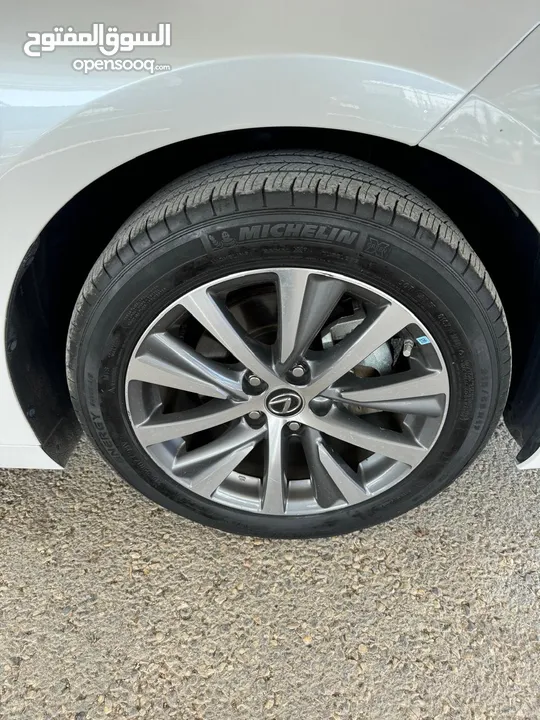 Lexus ES 300h 2021  لكزس هايبرد حره غير مجمركه ، البيع : مجمرك جاهز او بدون جمرك حره
