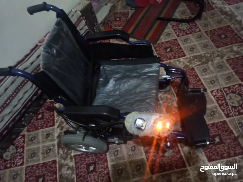 كرسي كهربائي متحرك للمعاقين جديد مستخدم شهر فقط