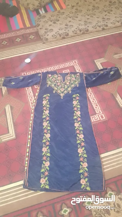 ثياب تطريز يدوي
