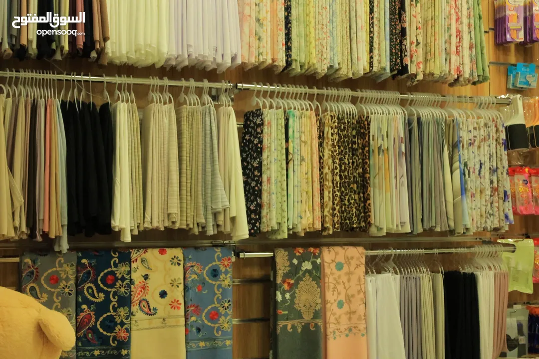 محل اكسسوارات وكوزمتكس للبيع بسعر مغري جداااا .. جدااااا بشفا بدران بداعي السفر