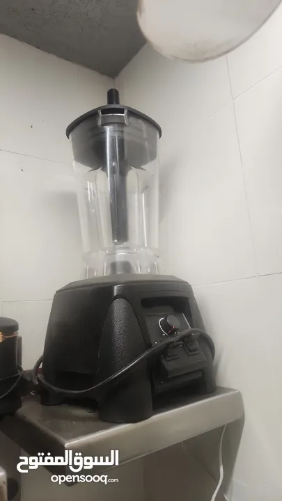 معدات مطعم برجر شبه جديد