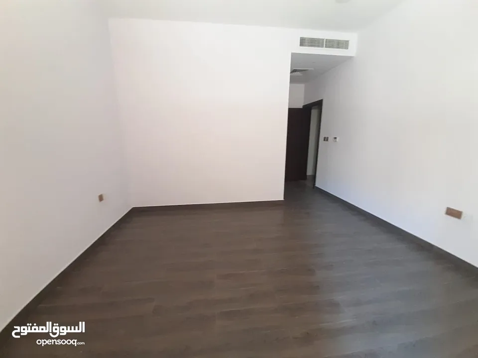 APARTMENT FOR RENT IN SEAGEA 3BHK SIME FURNISHED WITH OUT ELECTRICITY