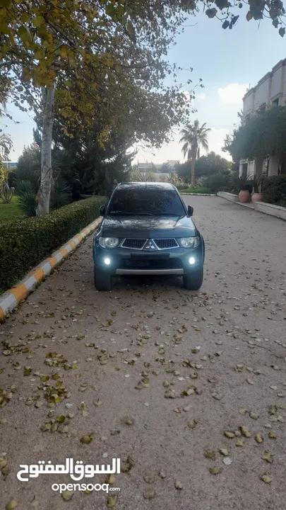 ميتسوبيشي L200 سبورتيرو اوروبي بحالة الوكالة