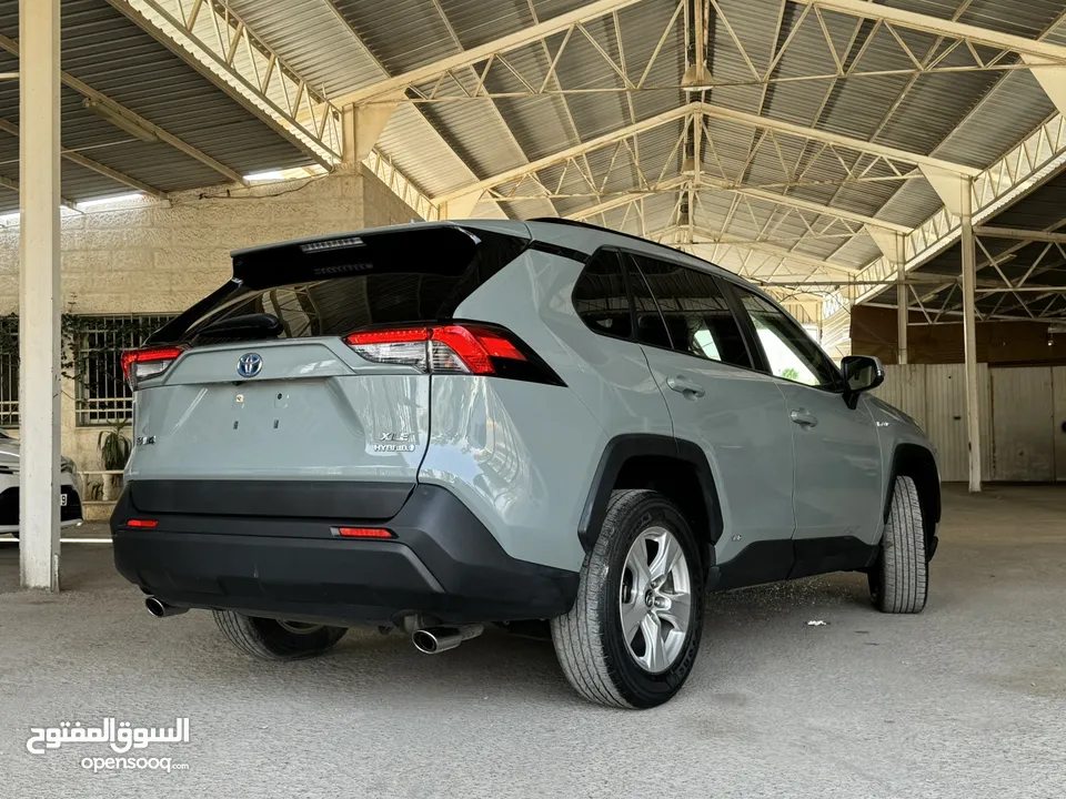 تويوتا راف فور ((2020)) XLE بيميوم، فل كامل، بطارية ليثيوم، فورويل، حرة، للبيع بسعر مميز..