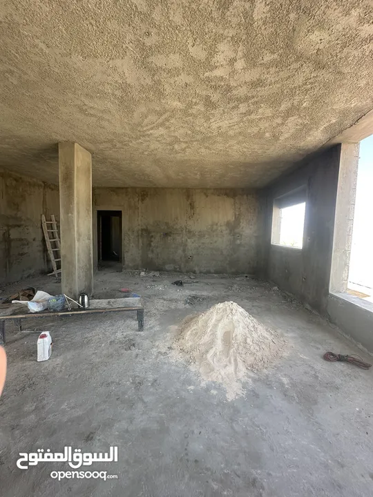 بيت مستقل للبيع في الذهيبه الشرقيه ق التشطيب أربع واجهات حجر مساحه البناء 220 متر