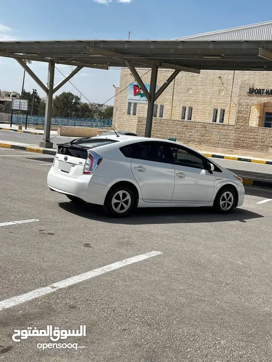 تويوتا بريوس 2015