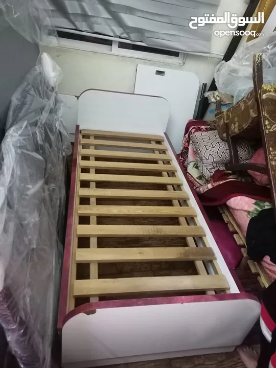 تخت مفرد بحال البلاش للبيع غرفة اطفال عرض لا فترة محدودة