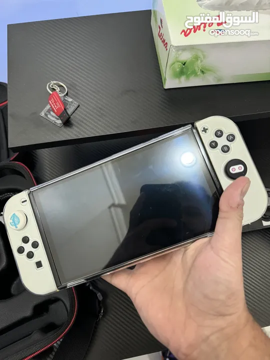 التواصل على التطبيق فقط جهاز Nintendo Switch oled شي مميز