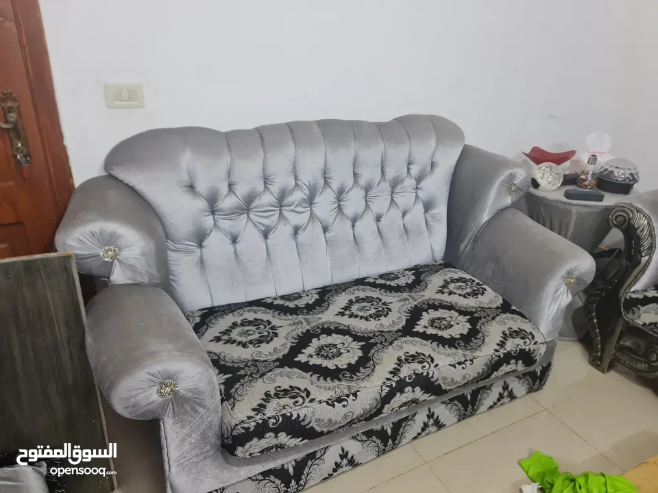 طقم كنب 10 أشخاص بحالة ممتازة