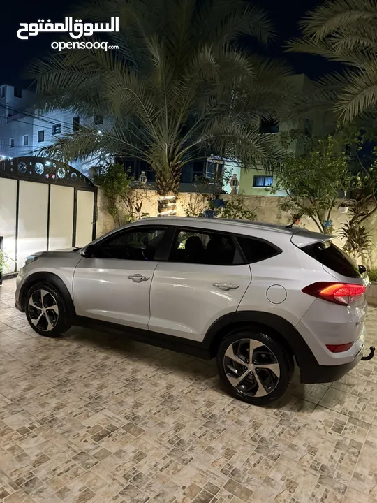 فقط 75 الف جيب هيونداي توسان 2015 فل ملغم ترخيص وتامين شامل سنة 99% دهان شركة جيب مميز جدا لعبة