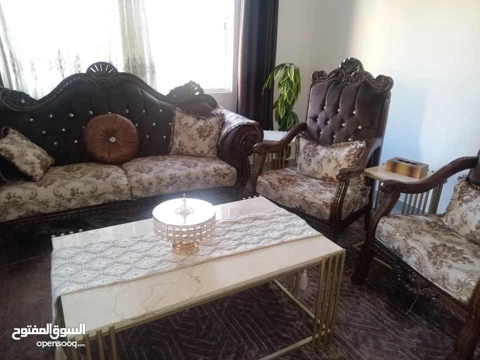 طقم كنب بحال الجديد
