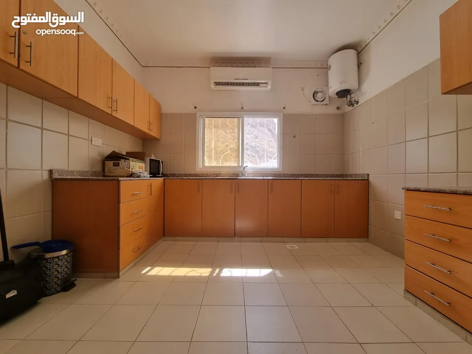 2 BR Fully Furnished Flat in Ruwi