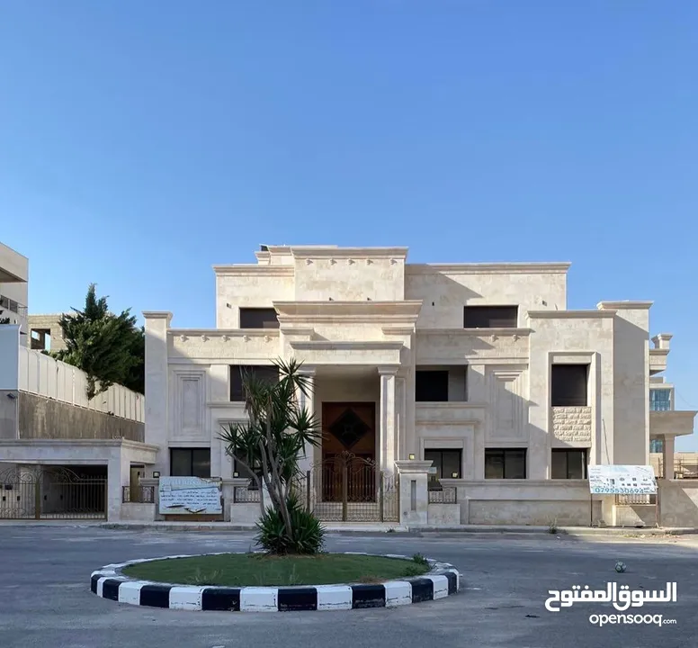 قصر حديث للبيع في الأردن