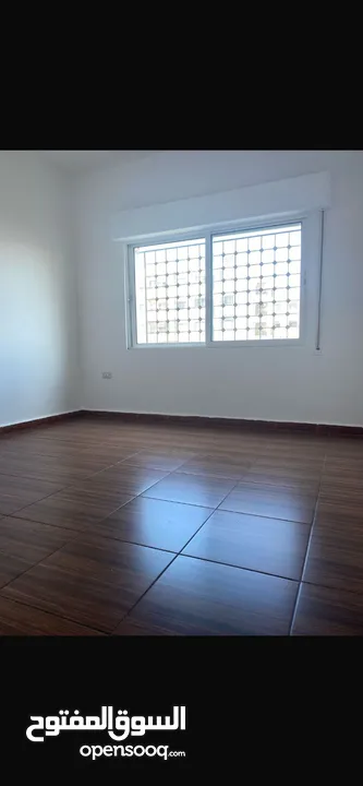 شقه طابق ارضي للبيع البنيات خلف جامعة البترا