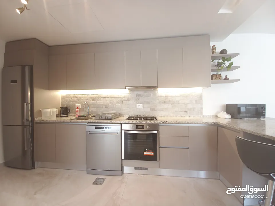 شقة مفروشة للإيجار في عبدون  ( Property 33946 )-175037762