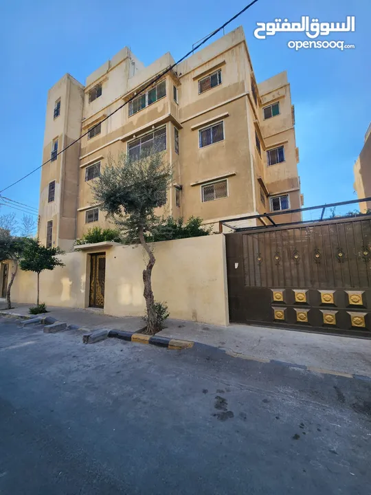 بيت مستقل للبيع في النزهة – بالقرب من دوار النزهة / مكون من اربع طوابق وروف