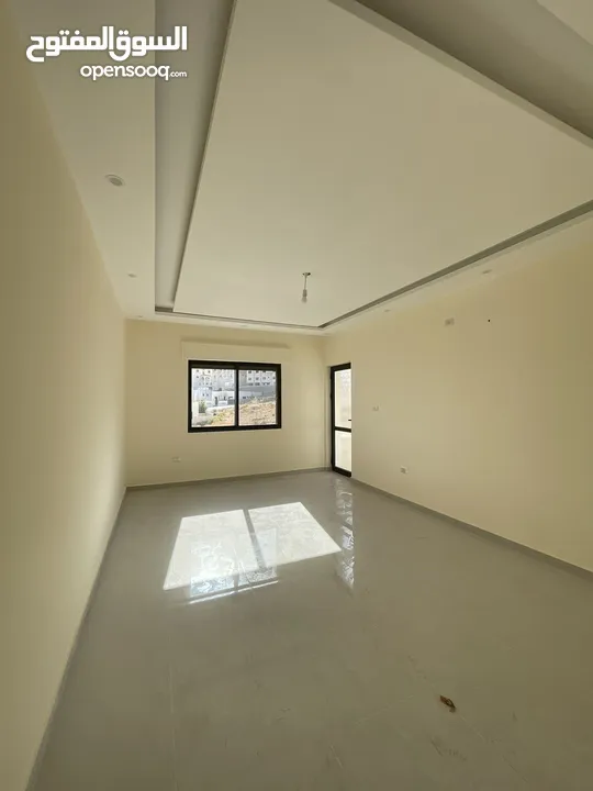 شقة طابق اول للبيع
