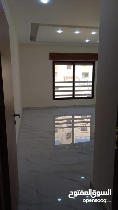 شقه للبيع فاخره جدا في اجمل مناطق حي الياسمين تشطيبات ولا في الاحلام من المالك مباشره سعر لقطة 49000