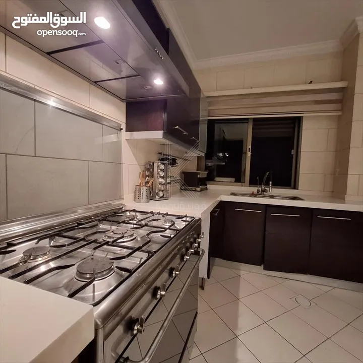 شقة فاخرة مفروشة للإيجار في ام اذينة
