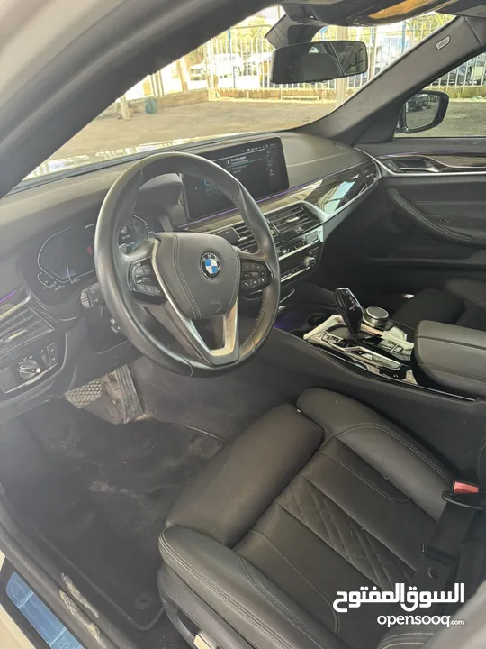 Bmw 530 e 2021 plug-in غير مكمركة