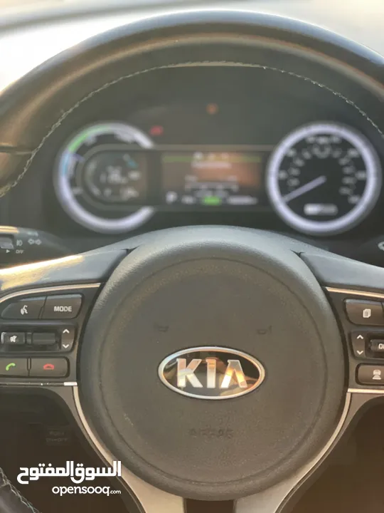 Kia Niro 2018 hybrid Practical and Economical car