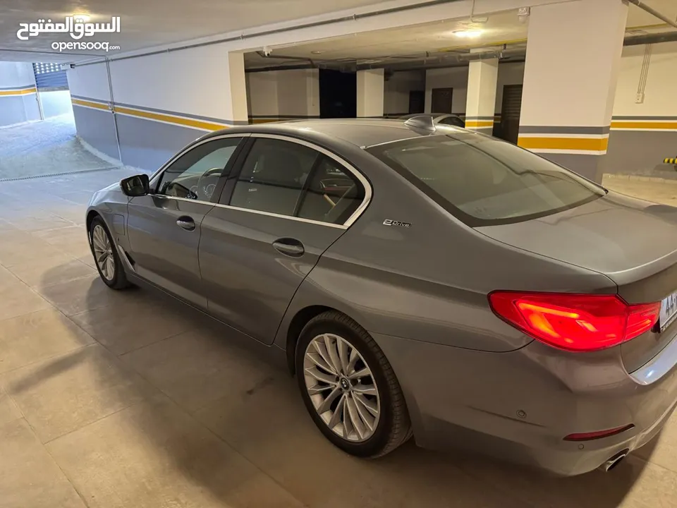 2019 BMW 530e