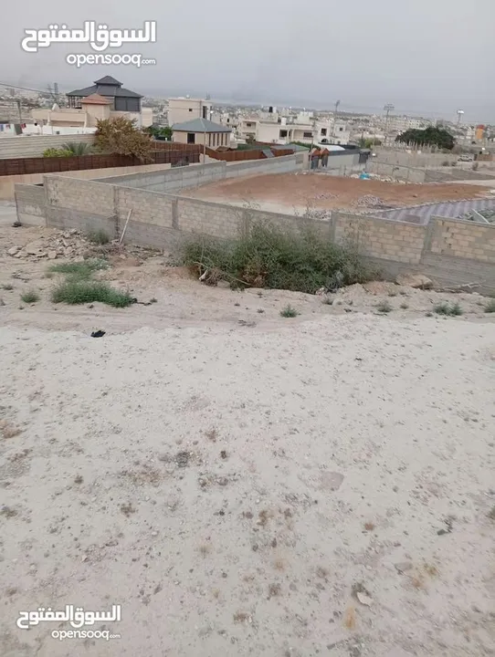 أرض للبيع في عقبة جبر جميع الخدمات متوفرة