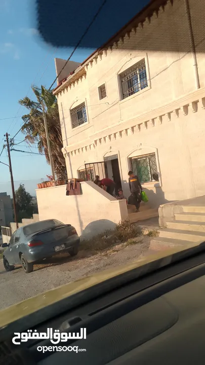 بيت للبيع مساحه 160 متر في بلده حاتم شرق جنوب مقابل مدرسه البنات الثانويه للبنين