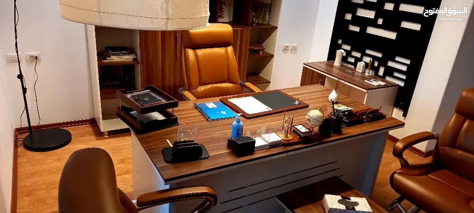 مكتب مجهز بالكامل للأجر في دقادوستة مع مطبخ و حمام و اثاث مكتبي