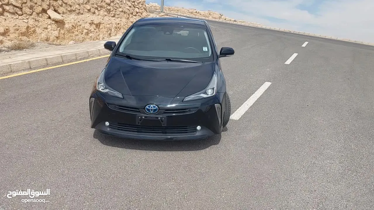 تويوتا بريوس 2022 XLE فحص كامل فل ما عدا الفتحة صنف بيرسونا TOYOTA PRIUS 2022 XLE FULLY LODED