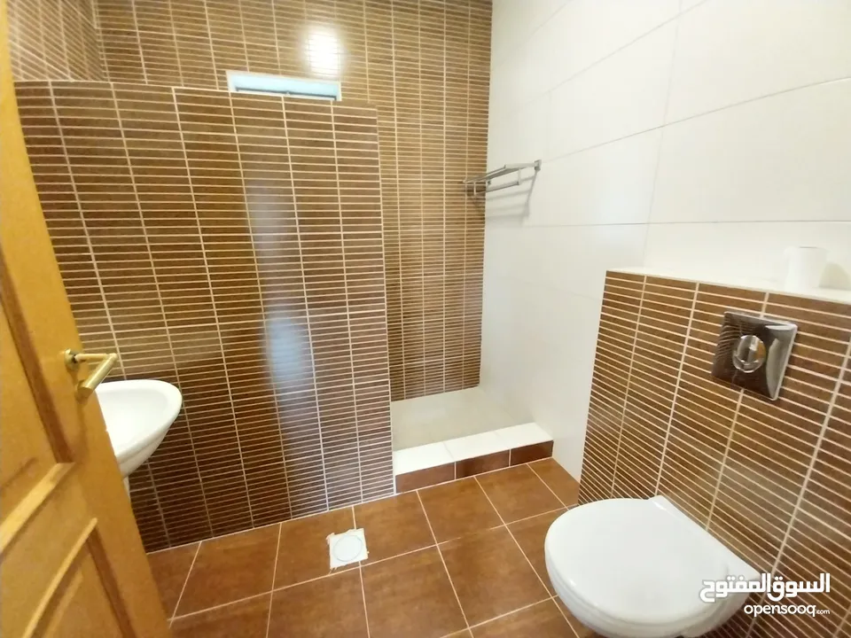 شقة غير مفروشة للإيجار 300م2 ( Property 19257 )-174965400