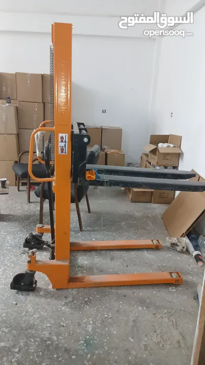 كومبريسر ايطالي 750 لتر ورافعة 2 طن فعلي
