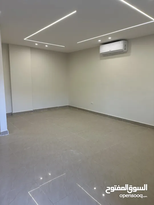 استوديو   ارضي   مع   حديقة   مميز   جداً   جداً   للبيع   في   الجاردنز   من   المالك   مباشرة