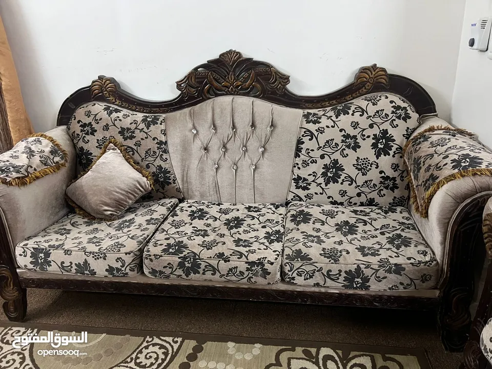 طقم كنب طاولة سفره للبيع