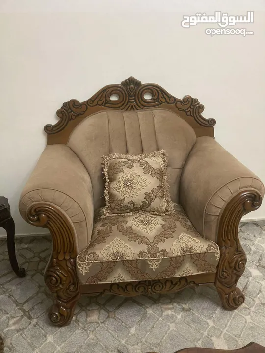 كنب  ميداسمستعمل بحالة ممتازة  للبيع