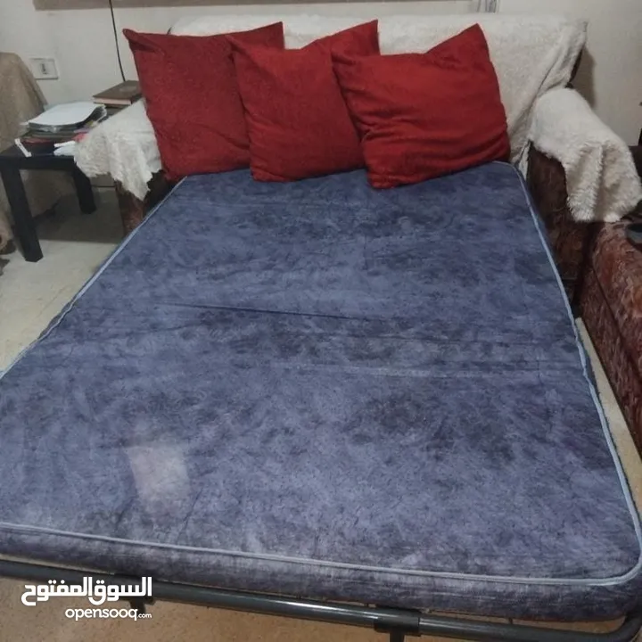 كنب للبيع مستعمل خزانه خشب لاتيه 6 درف + 3 جوارير