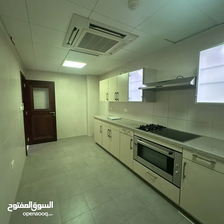 Apartment for rent/Sale in Muscat Hills  شقة للإيجار او البيع في مسقط هيلز