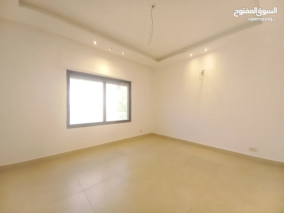 Unfurnished Apartment with Roof For Rent In Abdoun  ( Property 34122 )-174813184