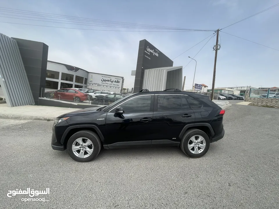 2021 TOYOTA RAV4, LE  بطاريه ليثيوووم السياره توب نضافه بصلاه على النبي